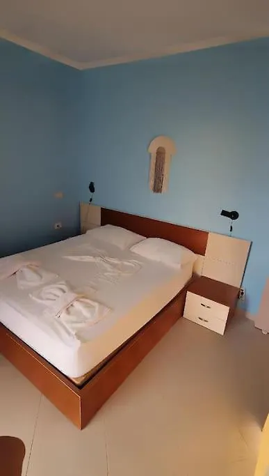 Seaview Apartment! Public Parking Near The App! Sarande 0*,