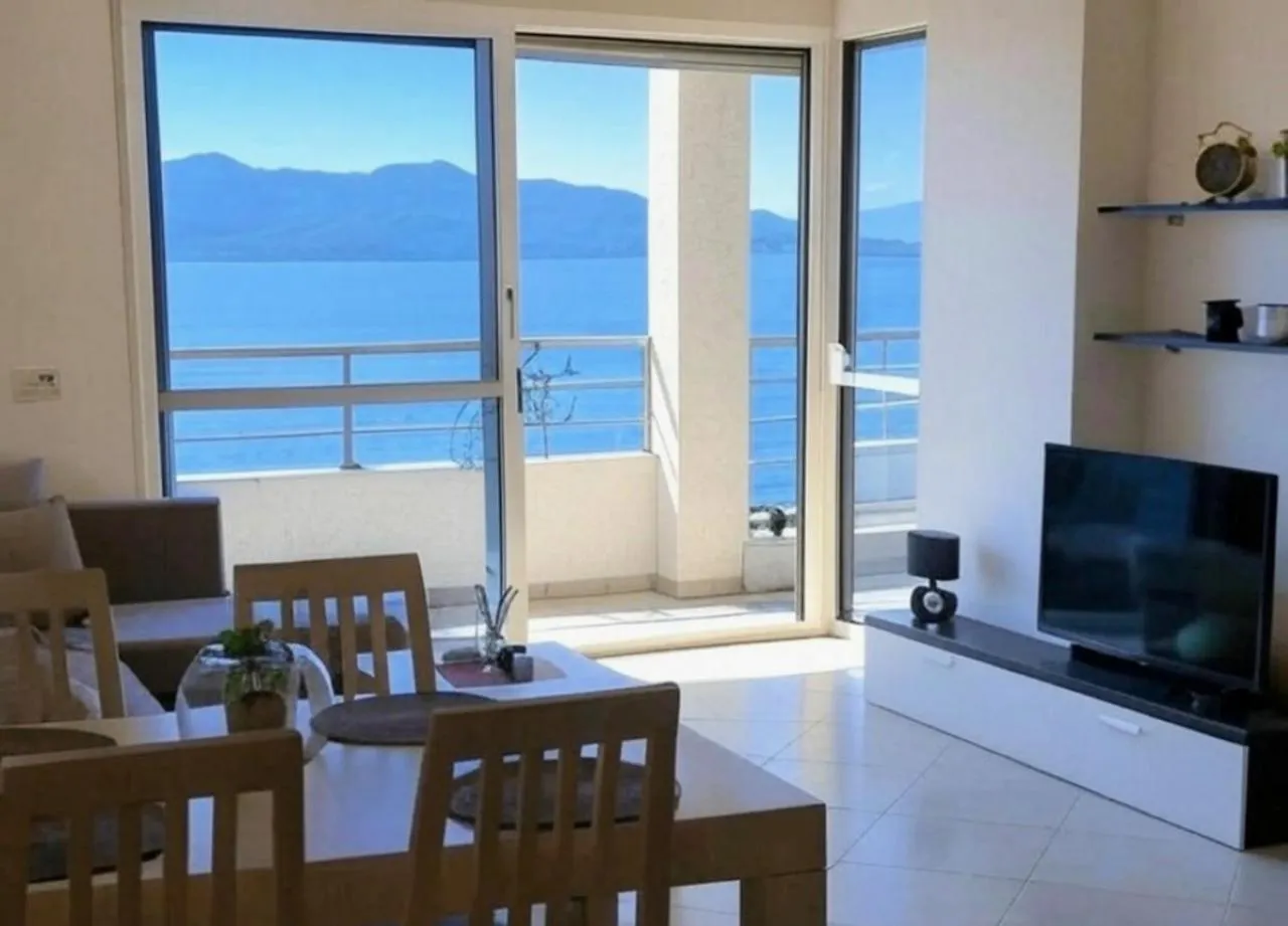 Apartment Seaview Apartment! Public Parking Near The App! Sarande