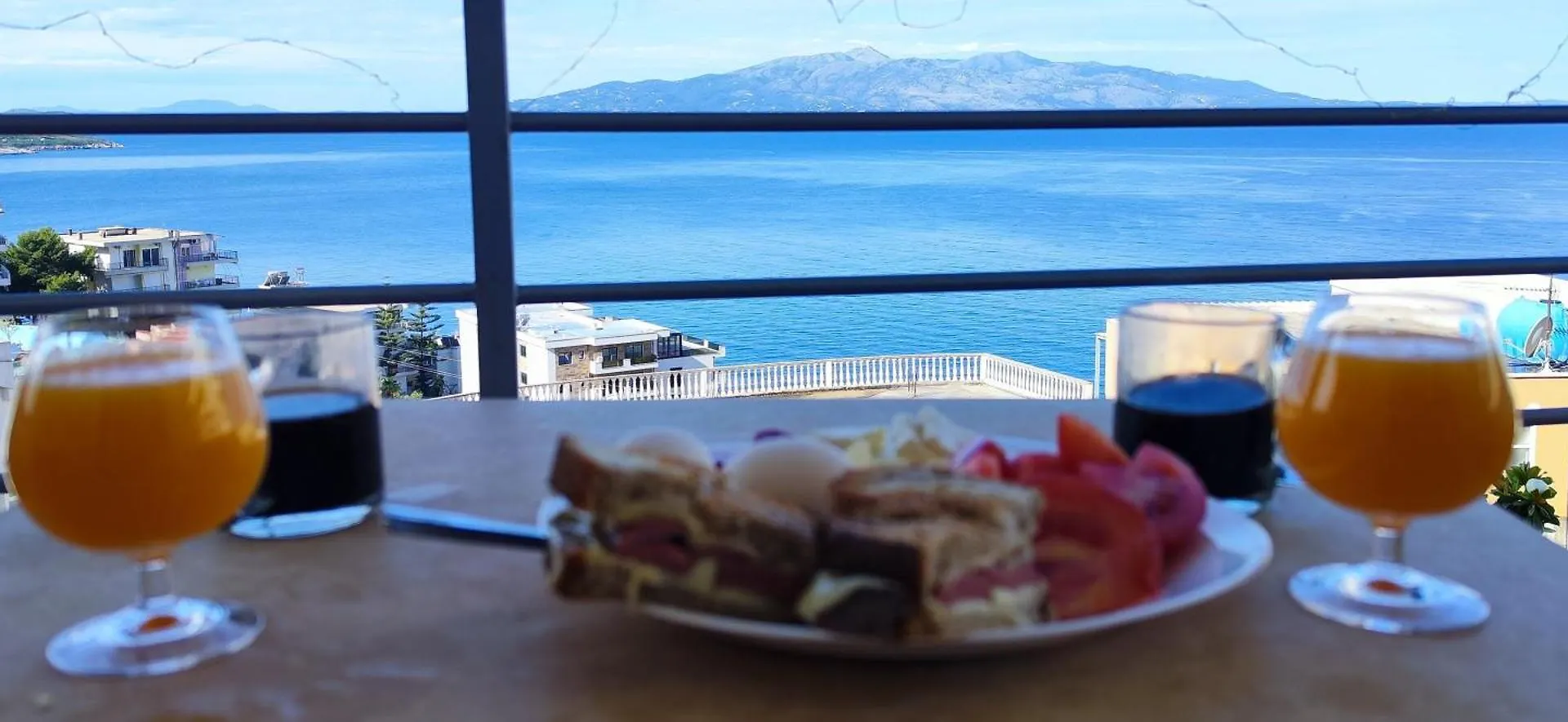 Apartment Seaview Apartment! Public Parking Near The App! Sarande