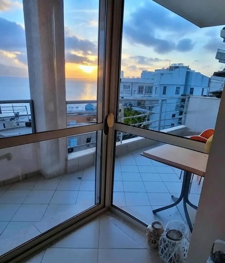 Seaview Apartment! Public Parking Near The App! Sarande