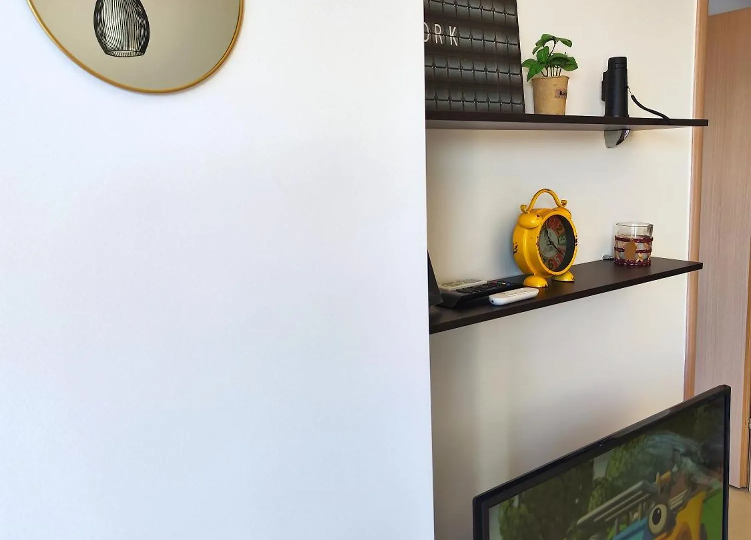 Seaview Apartment! Public Parking Near The App! Sarande